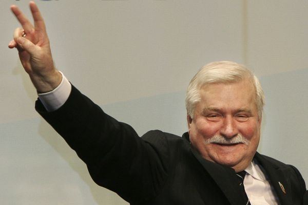 Walesa: Pokud nevyšetříte &quot;pomlouvače&quot;, zamávám Polsku navždy.